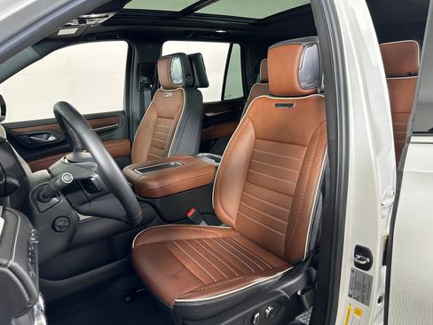 Used 2023 GMC Yukon Denali Ultimate image 13