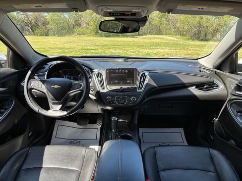 Used 2016 Chevrolet Malibu LT w/ Leather Package image 12