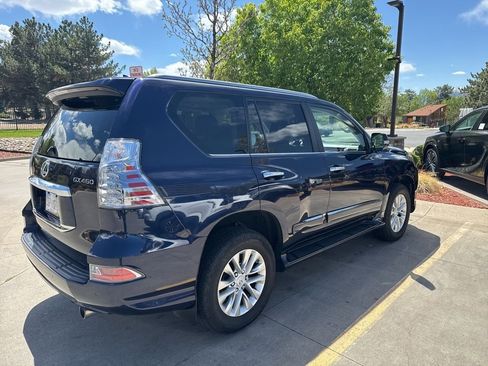 Used 2018 Lexus GX 460 Premium w/ Premium Package AWD/4WD image 3