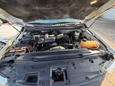 Used 2017 Ford F250 XL w/ Power Equipment Group image 9