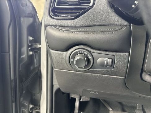 Used 2023 Dodge Durango SXT image 14