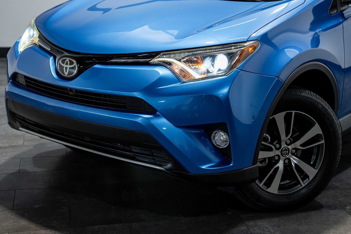 Used 2017 Toyota RAV4 XLE w/ Plus Special Value Package AWD/4WD image 10