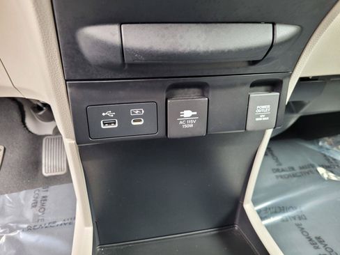 Used 2025 Honda Odyssey Elite image 28