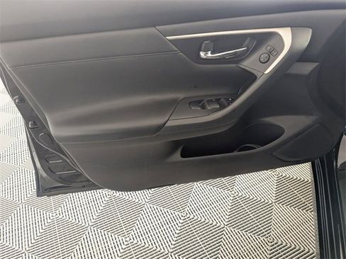 Used 2018 Nissan Altima 2.5 SR w/ SR Special Edition image 10