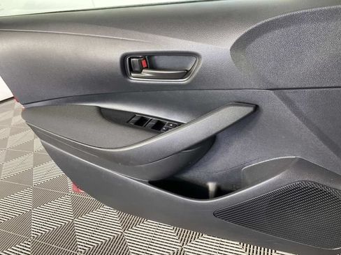 Used 2025 Toyota Corolla LE FWD image 22