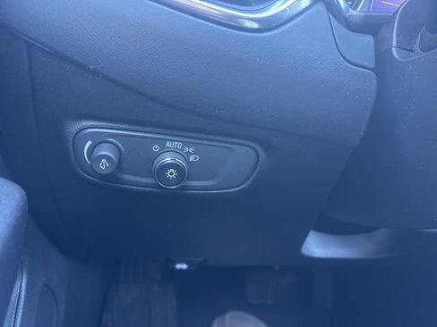 Used 2022 Chevrolet Equinox LT image 14