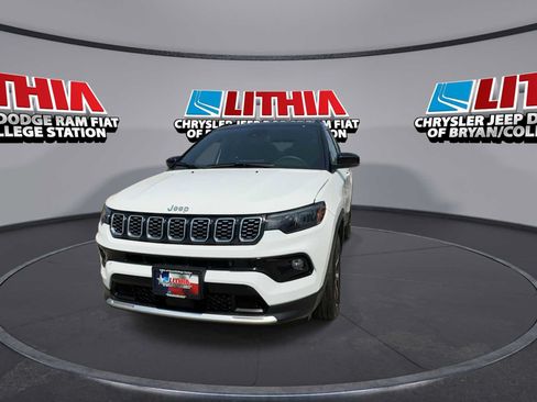 Used 2026 Jeep Compass Limited AWD/4WD image 3