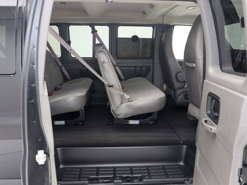 Used 2025 Chevrolet Express 3500 LT w/ LT Preferred Equipment Group RWD image 13