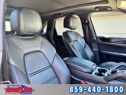Used 2023 Porsche Cayenne w/ Premium Package AWD/4WD image 46