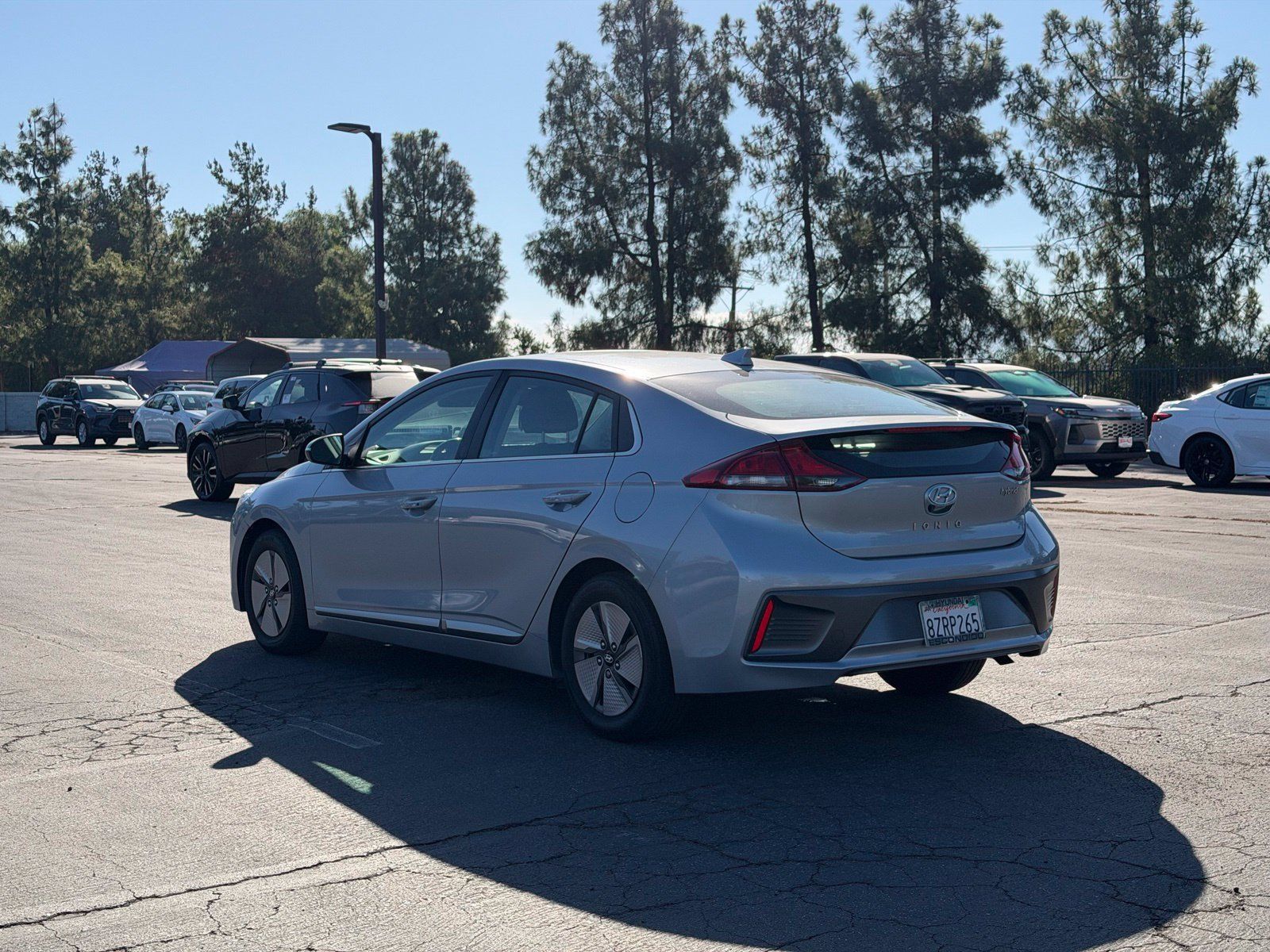 Used 2022 Hyundai Ioniq SE FWD image 3