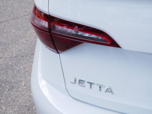 Certified 2024 Volkswagen Jetta SEL FWD image 17
