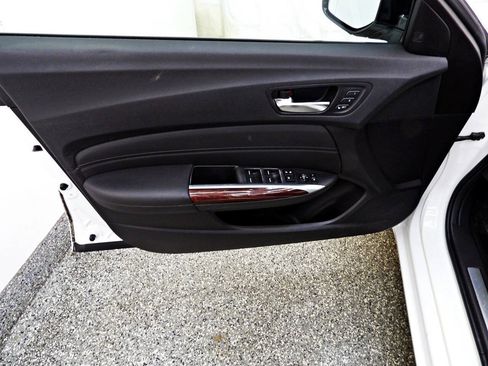 Used 2016 Acura TLX w/ Technology Package FWD image 7