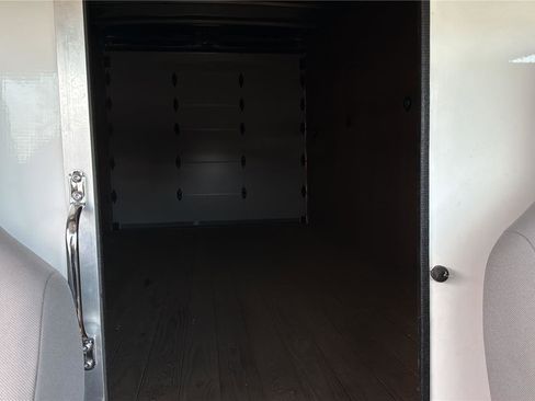Used 2023 Ford E-450 and Econoline 450 Super Duty w/ Power Windows & Locks Group image 16