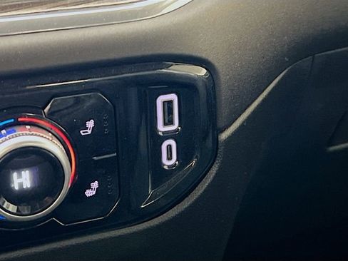 Used 2025 GMC Sierra 1500 Elevation image 20