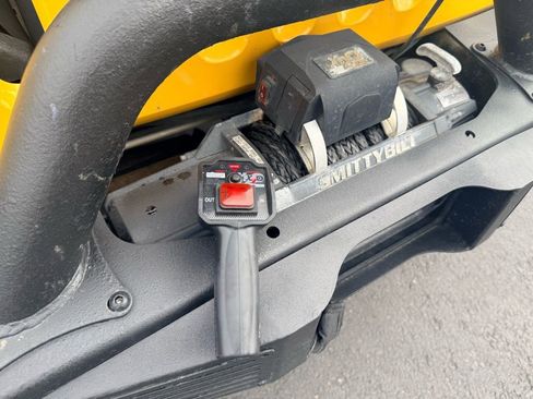 Used 2015 Jeep Wrangler Unlimited Sahara w/ Connectivity Group image 12