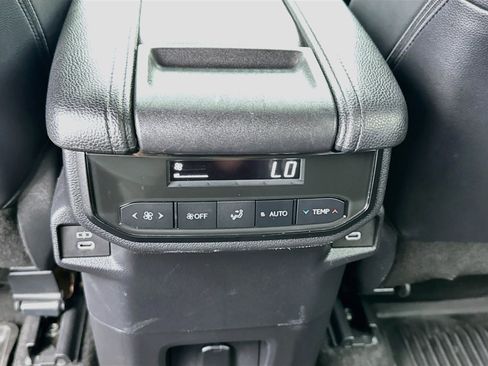 Used 2024 Toyota Grand Highlander XLE FWD image 16