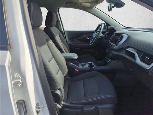 Used 2024 GMC Terrain SLE image 20