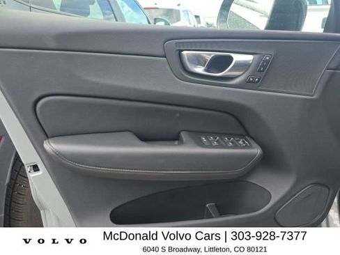Used 2025 Volvo XC60 B5 Plus AWD/4WD image 7