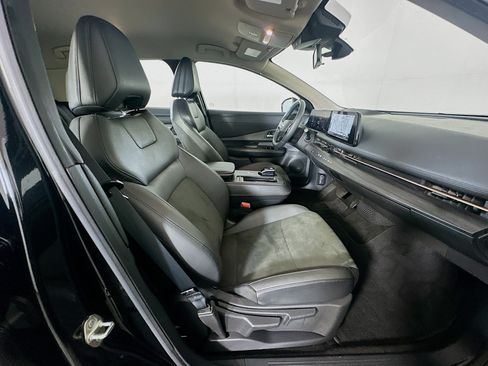 Used 2024 Nissan Ariya FWD image 31