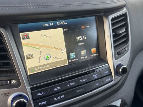 Used 2017 Hyundai Tucson Limited image 12