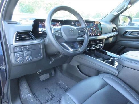 Used 2025 Chevrolet Tahoe Z71 AWD/4WD image 16