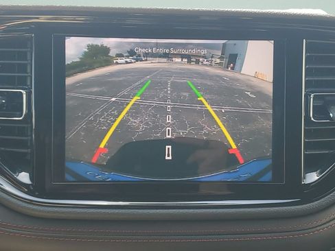 Used 2025 Dodge Durango GT AWD/4WD image 18