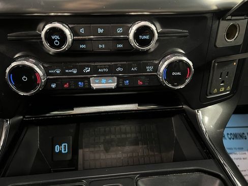 Used 2022 Ford F150 Lariat w/ Equipment Group 502A High image 40