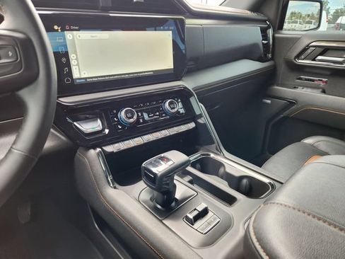 Used 2024 GMC Sierra 1500 AT4 w/ AT4 Premium Package AWD/4WD image 24