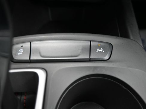 Used 2025 Chevrolet Trax RS w/ Sunroof Package FWD image 21