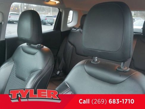 Used 2018 Jeep Compass Latitude w/ Cold Weather Group image 40