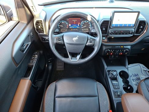 Used 2024 Ford Bronco Sport Outer Banks w/ Tech Package image 11