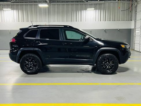 Used 2019 Jeep Cherokee Latitude AWD/4WD image 18