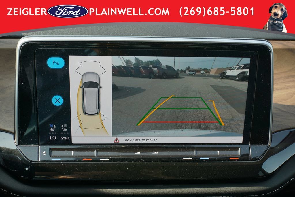 Used 2025 Volkswagen Atlas SE FWD image 21