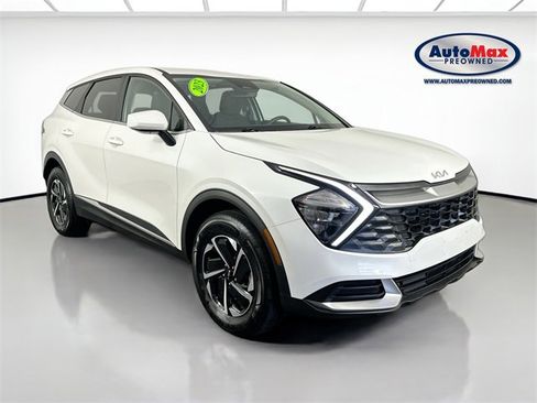 Used 2023 Kia Sportage LX image 1