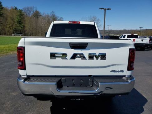 Used 2026 RAM 2500 Tradesman w/ Chrome Appearance Group AWD/4WD image 4