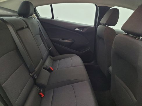 Used 2018 Chevrolet Cruze LT w/ Convenience Package FWD image 19