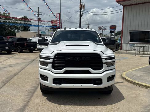 Used 2026 RAM 2500 Laramie AWD/4WD image 2