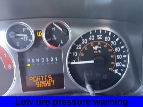 Used 2010 HUMMER H3T Adventure image 10