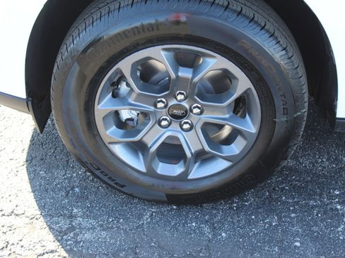 New 2026 Ford Maverick XLT w/ XLT Luxury Package image 2