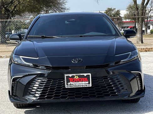 Used 2025 Toyota Camry XSE image 7