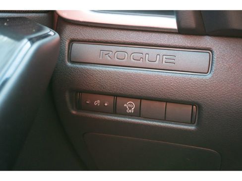 Used 2023 Nissan Rogue S image 26