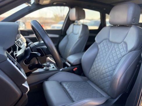 Used 2018 Audi SQ5 Prestige w/ Prestige Package image 11