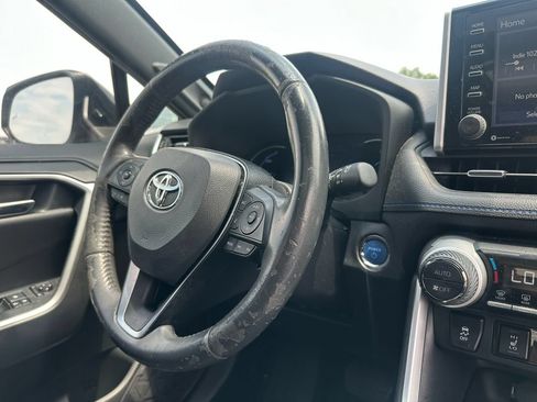 Used 2020 Toyota RAV4 XSE AWD/4WD image 18