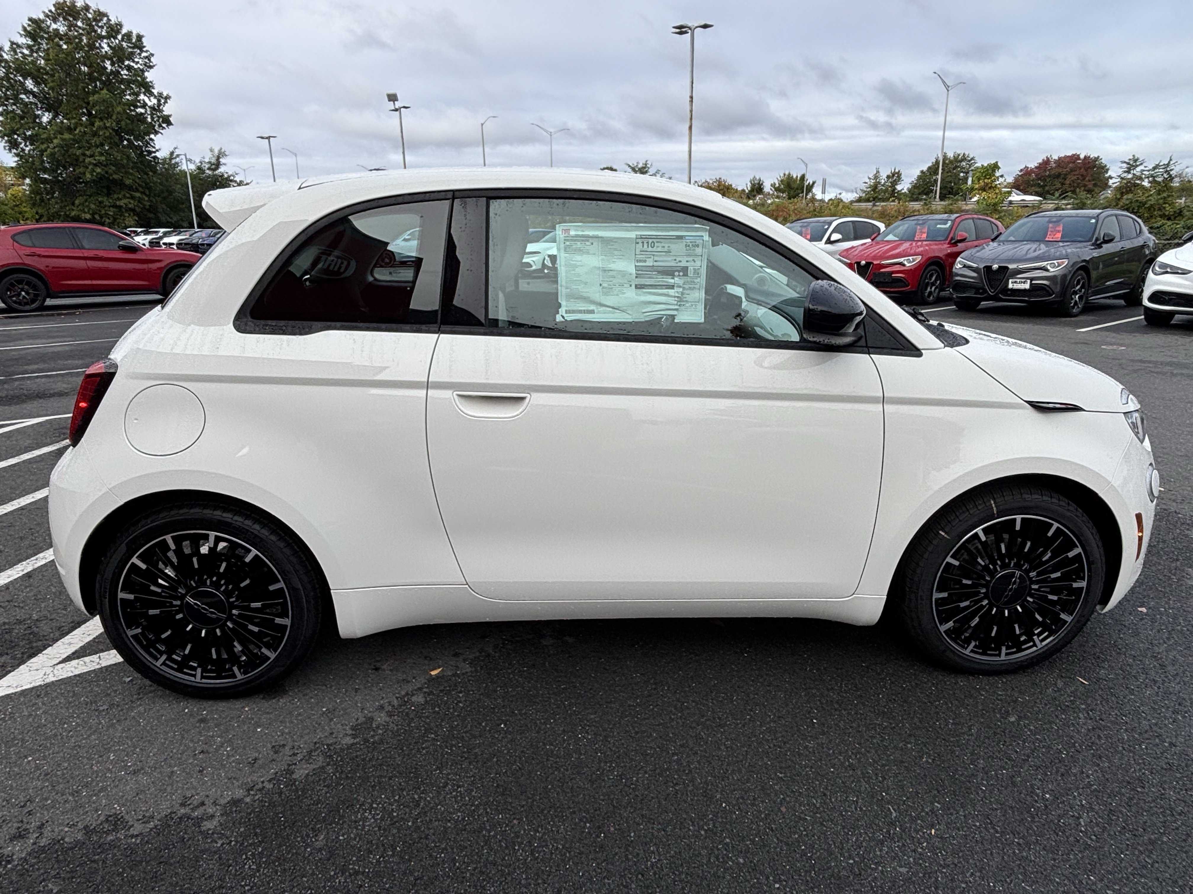 New 2026 FIAT 500 e w/ Comfort Group FWD image 8