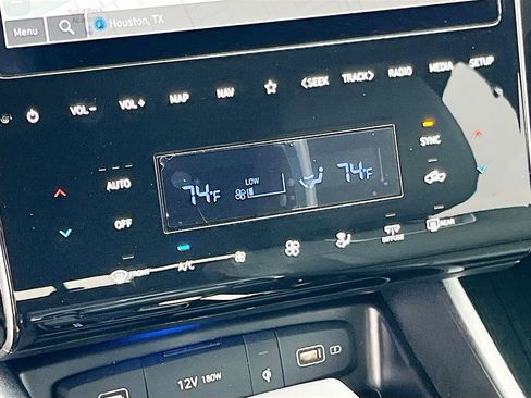 Used 2024 Hyundai Santa Cruz Limited image 16