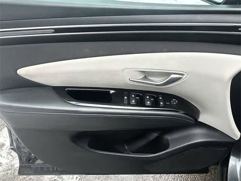 Used 2024 Hyundai Tucson Limited image 16