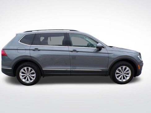 Used 2018 Volkswagen Tiguan SE w/ Panoramic Sunroof Package AWD/4WD image 6