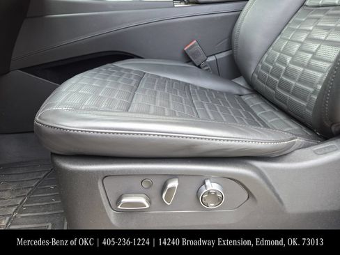Used 2024 Cadillac Escalade Sport Platinum w/ LPO, ONYX Package AWD/4WD image 17