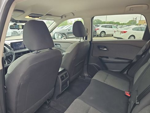 Used 2023 Nissan Rogue SV FWD image 18