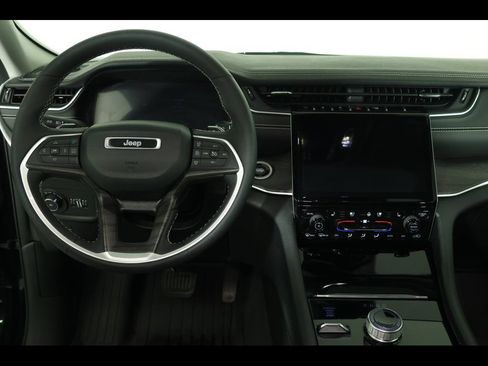 Used 2023 Jeep Grand Cherokee L Limited w/ Luxury Tech Group II AWD/4WD image 20